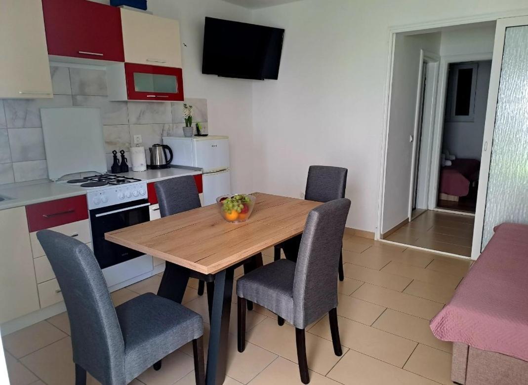 Apartmani Ivica Martic Duće Εξωτερικό φωτογραφία