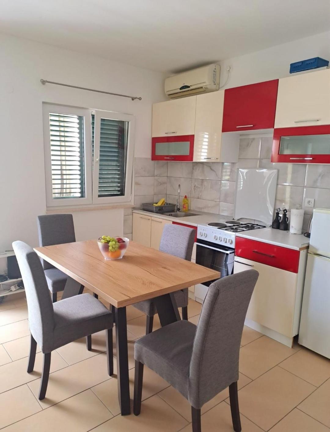 Apartmani Ivica Martic Duće Εξωτερικό φωτογραφία